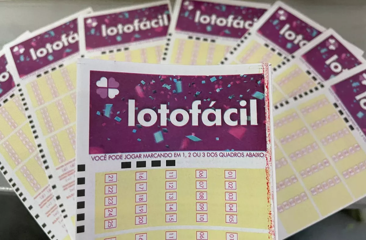 A Caixa sorteia nesta segunda-feira (25) o concurso 2581 da Lotofácil. O prêmio para quem acertar as 15 dezenas da loteria mais querida do Brasil é de R$ 1,5 milhão.